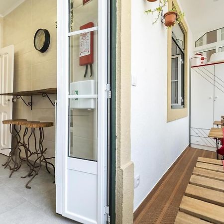 Retro M2 R4 - Lovely Double Room With Shared Bathroom Лиссабон Экстерьер фото