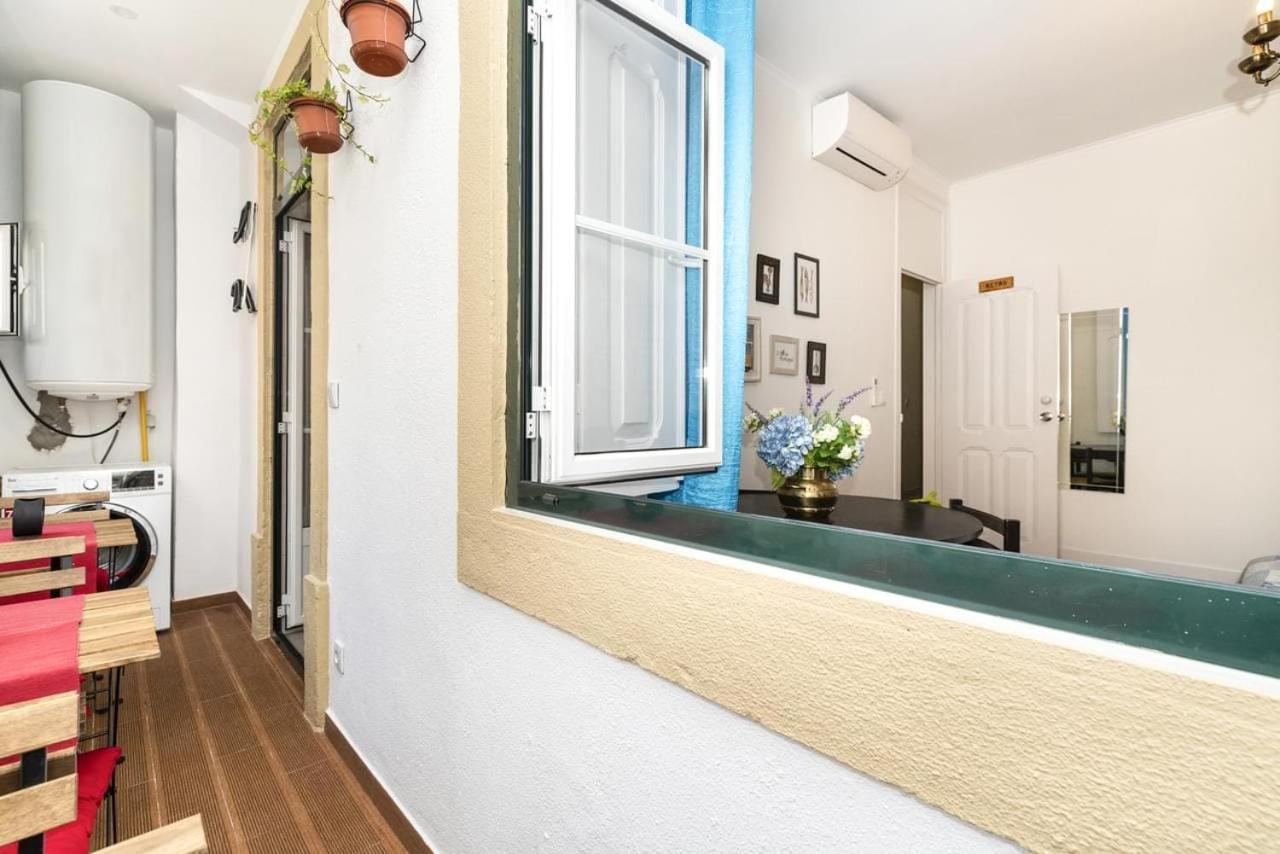 Retro M2 R4 - Lovely Double Room With Shared Bathroom Лиссабон Экстерьер фото