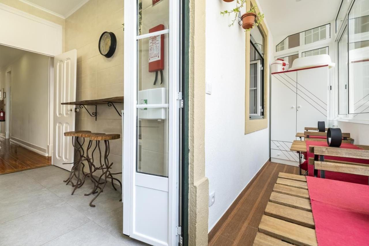 Retro M2 R4 - Lovely Double Room With Shared Bathroom Лиссабон Экстерьер фото
